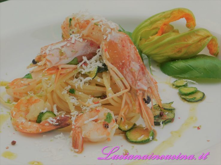 Spaghetti gamberi e zucchine alla maniera di cannavacciuolo