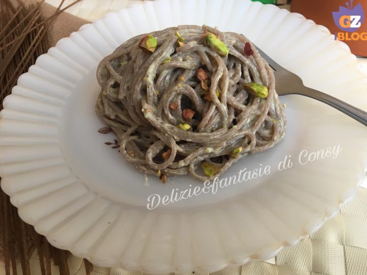 Spaghetti gluten free con crema di pistacchi e ricotta