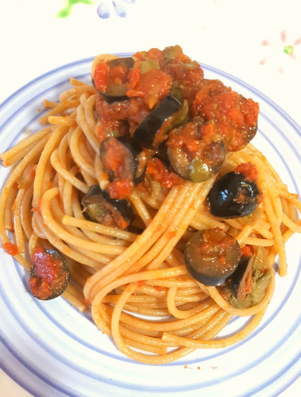 Spaghetti integrali alla puttanesca