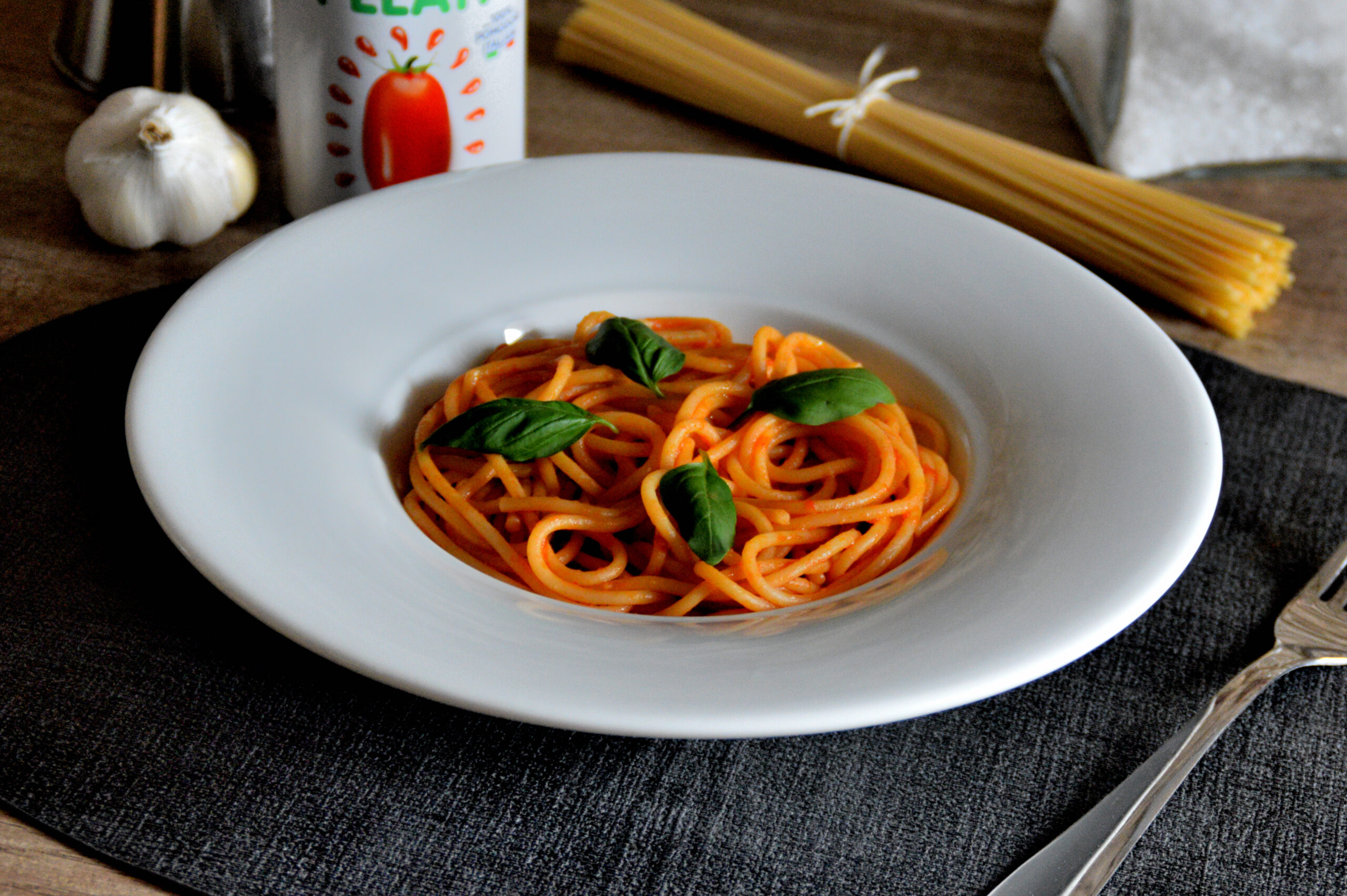 Spaghetti miseria e nobiltà: il piatto della famosa scena di totò