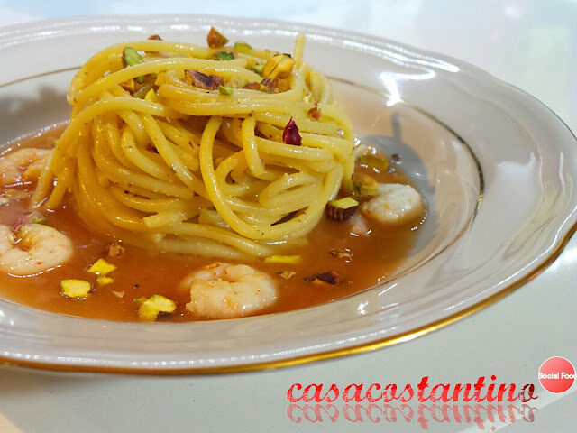 Spaghetti pesto di pistacchi e gamberi