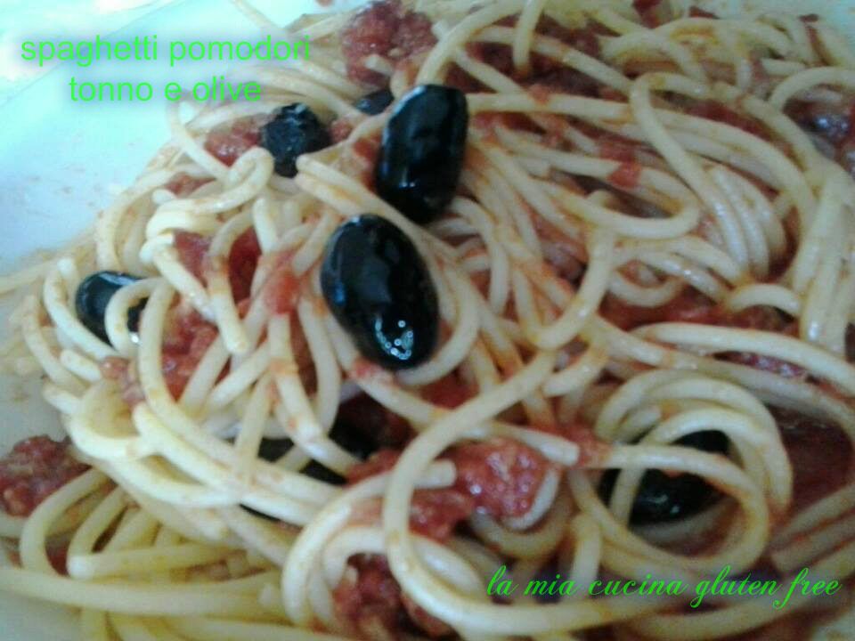 Spaghetti pomodoro tonno e olive
