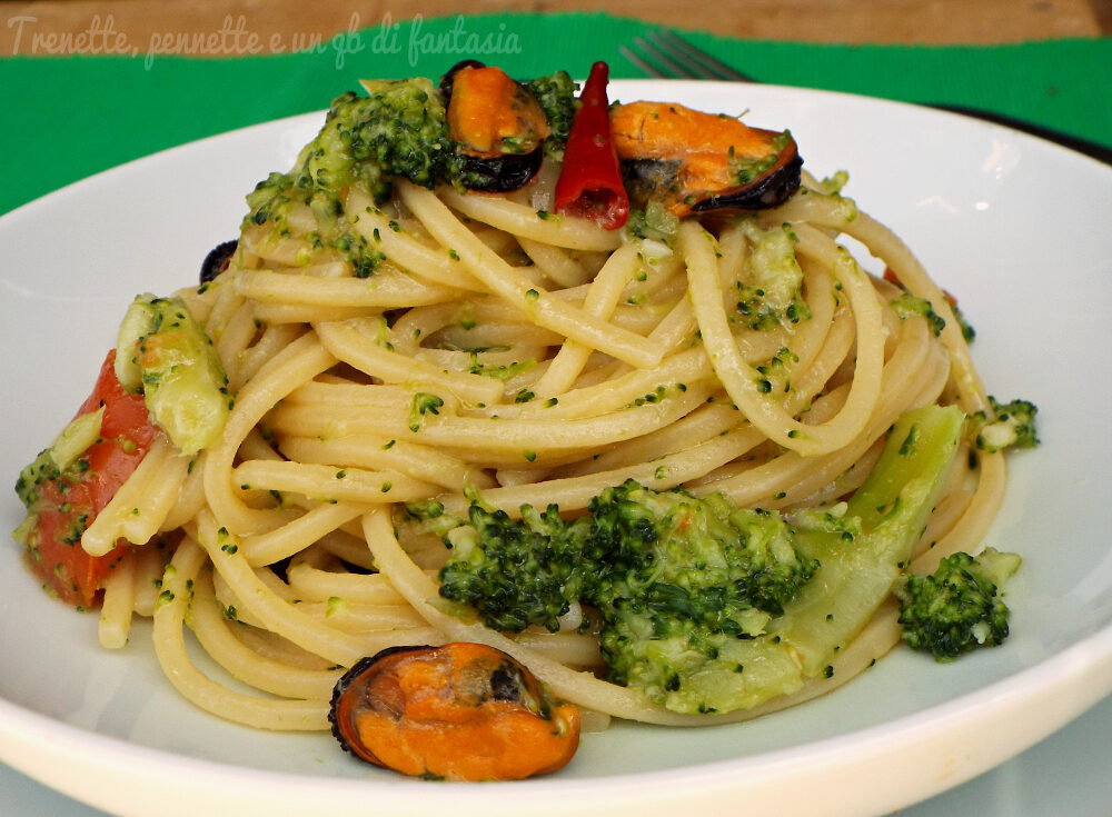 Spaghetti quadrati con broccoli e cozze
