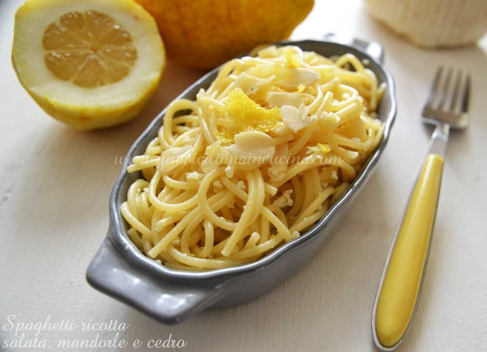 Spaghetti ricotta salata mandorle e cedro