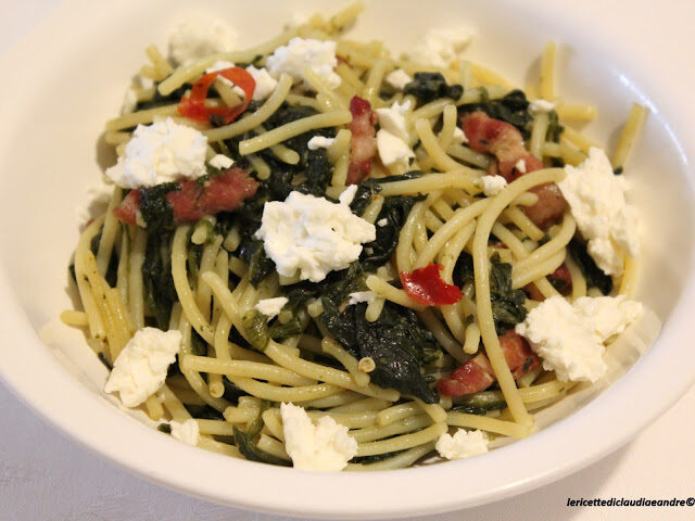Spaghetti senza glutine con pancetta, spinaci e quartirolo