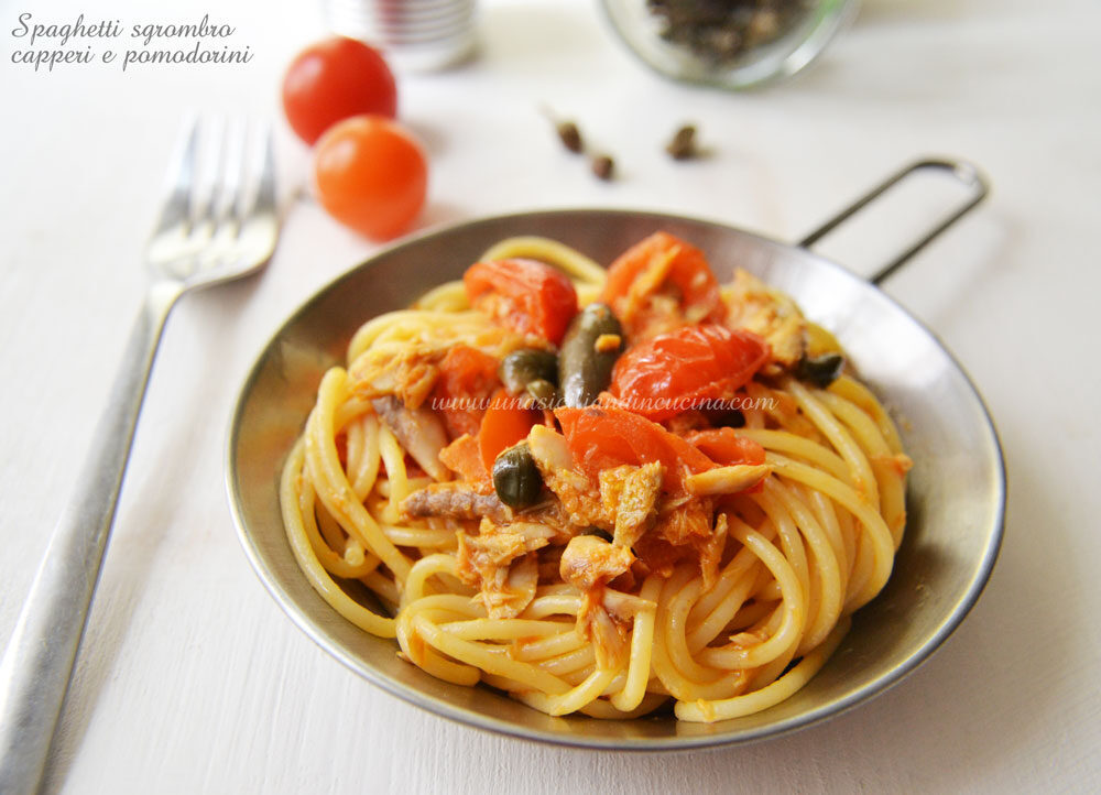 Spaghetti sgombro capperi pomodorini