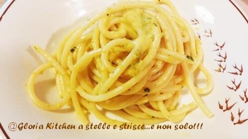Spaghetti speziati ai fiori di zucca di gloria kitchenusa