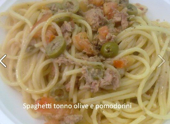 Spaghetti tonno, olive, pomodorini