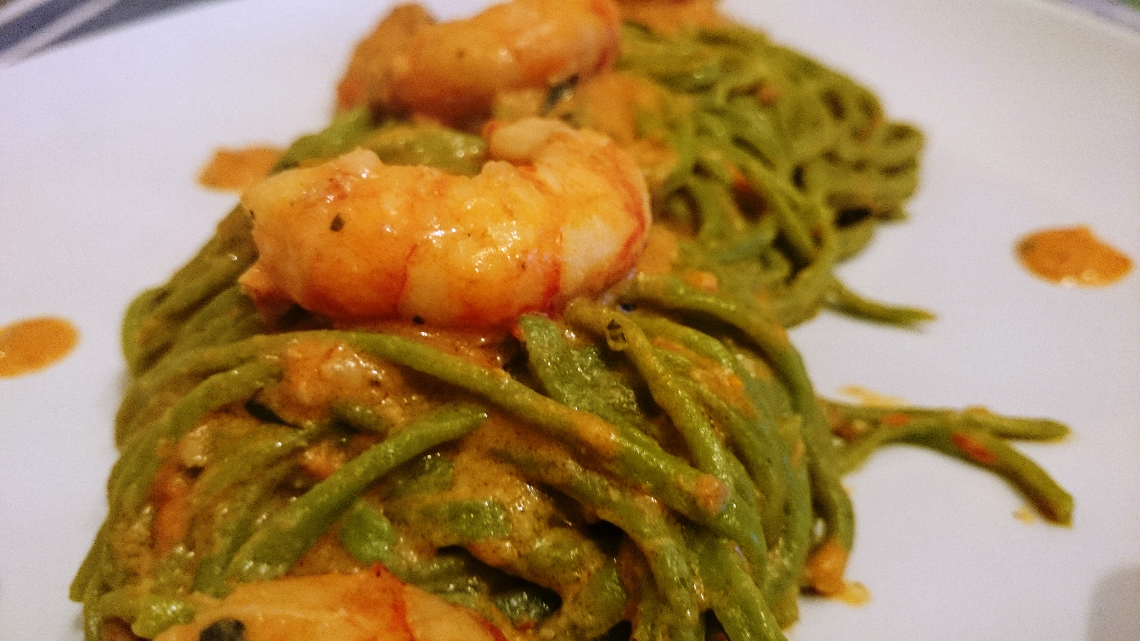 Spaghetti verdi alla chitarra con crema di gamberi