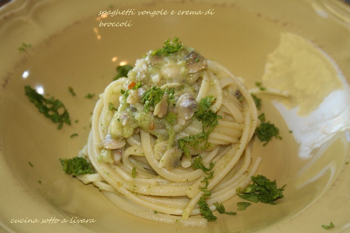 Spaghetti vongole e crema di broccoli
