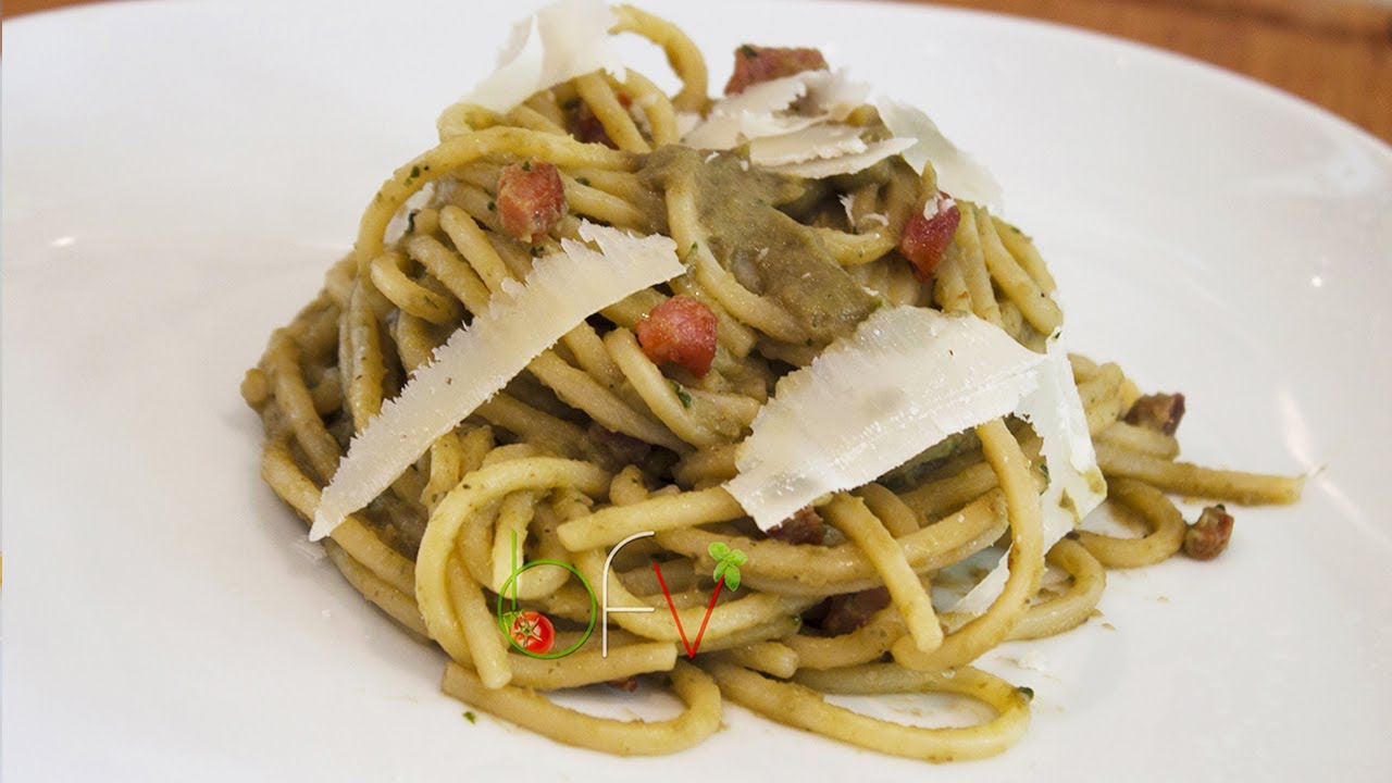 Spaghettoni con crema di melanzane [videoricetta]
