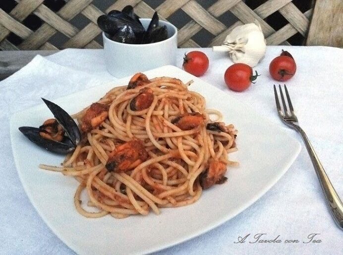 Spaghettoni con ragu di cozze