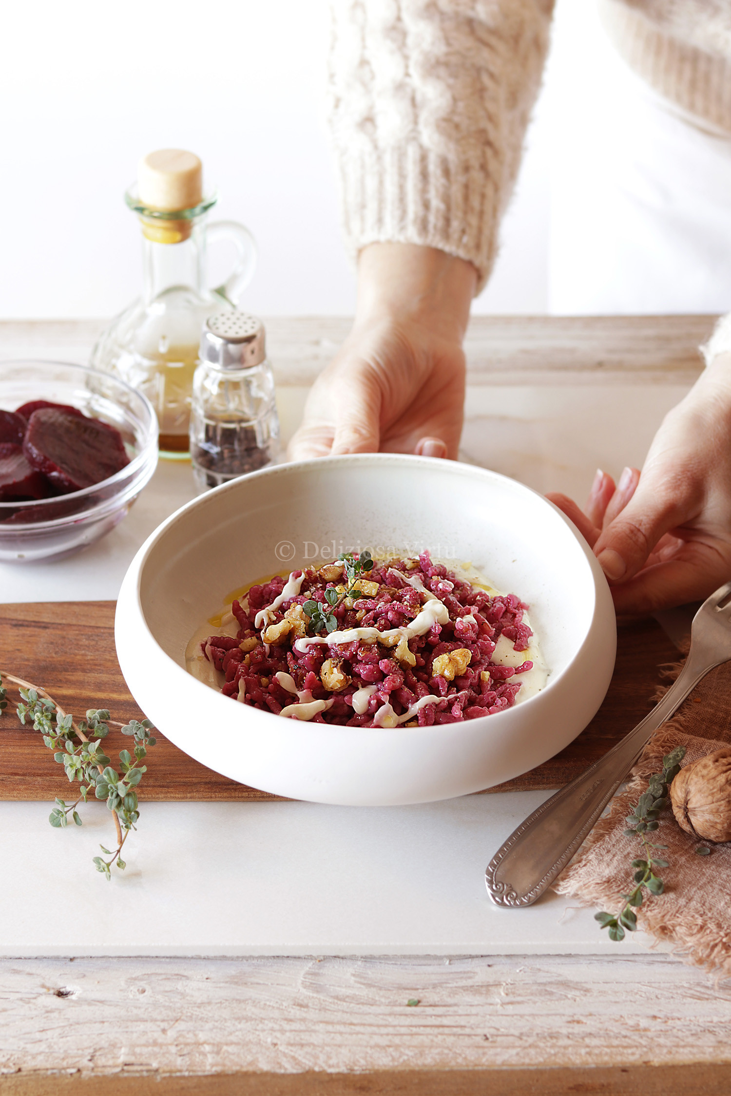 Spatzle alla barbabietola con gorgonzola e noci