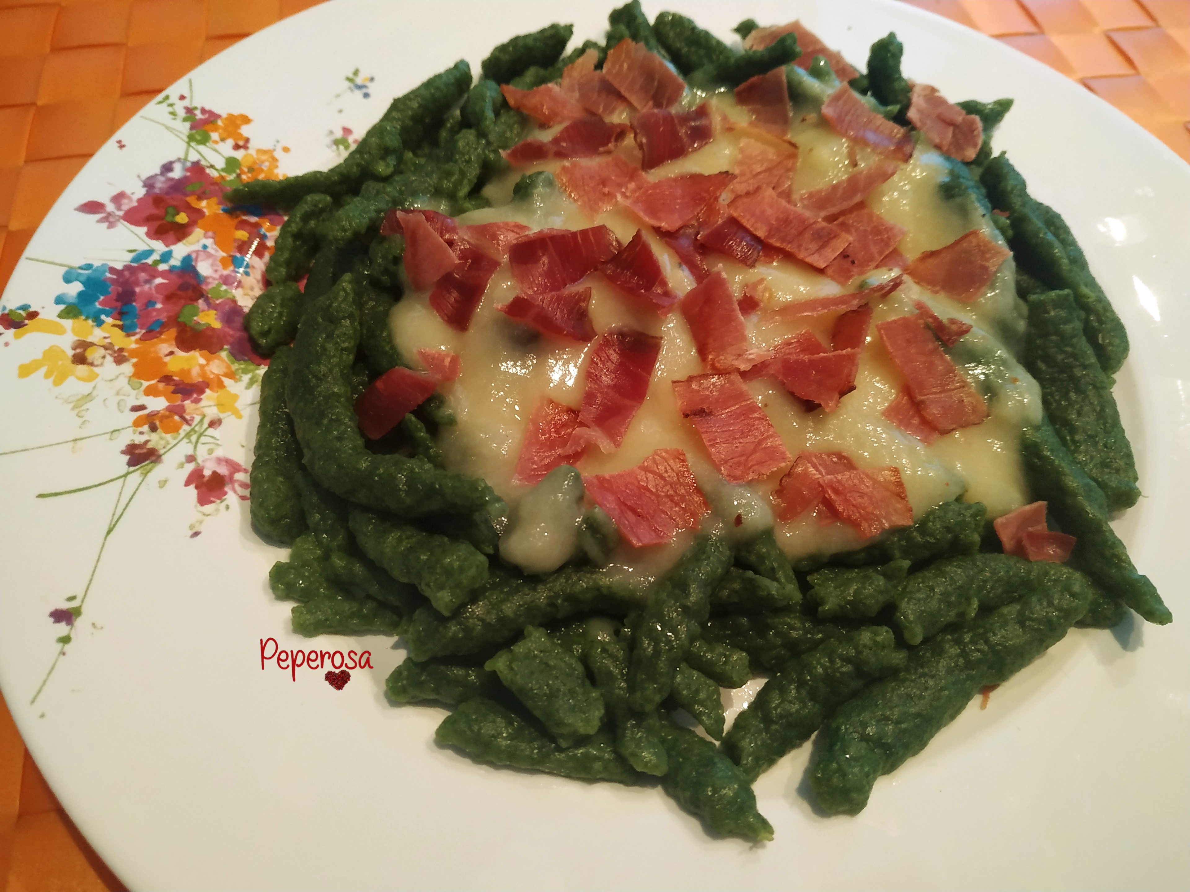 Spatzle con crema di porro e speck