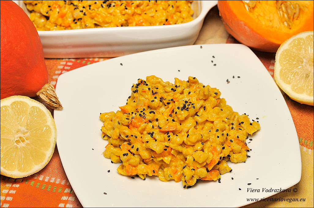 Spätzle di miglio,farro,zucca cremosa alla orientale