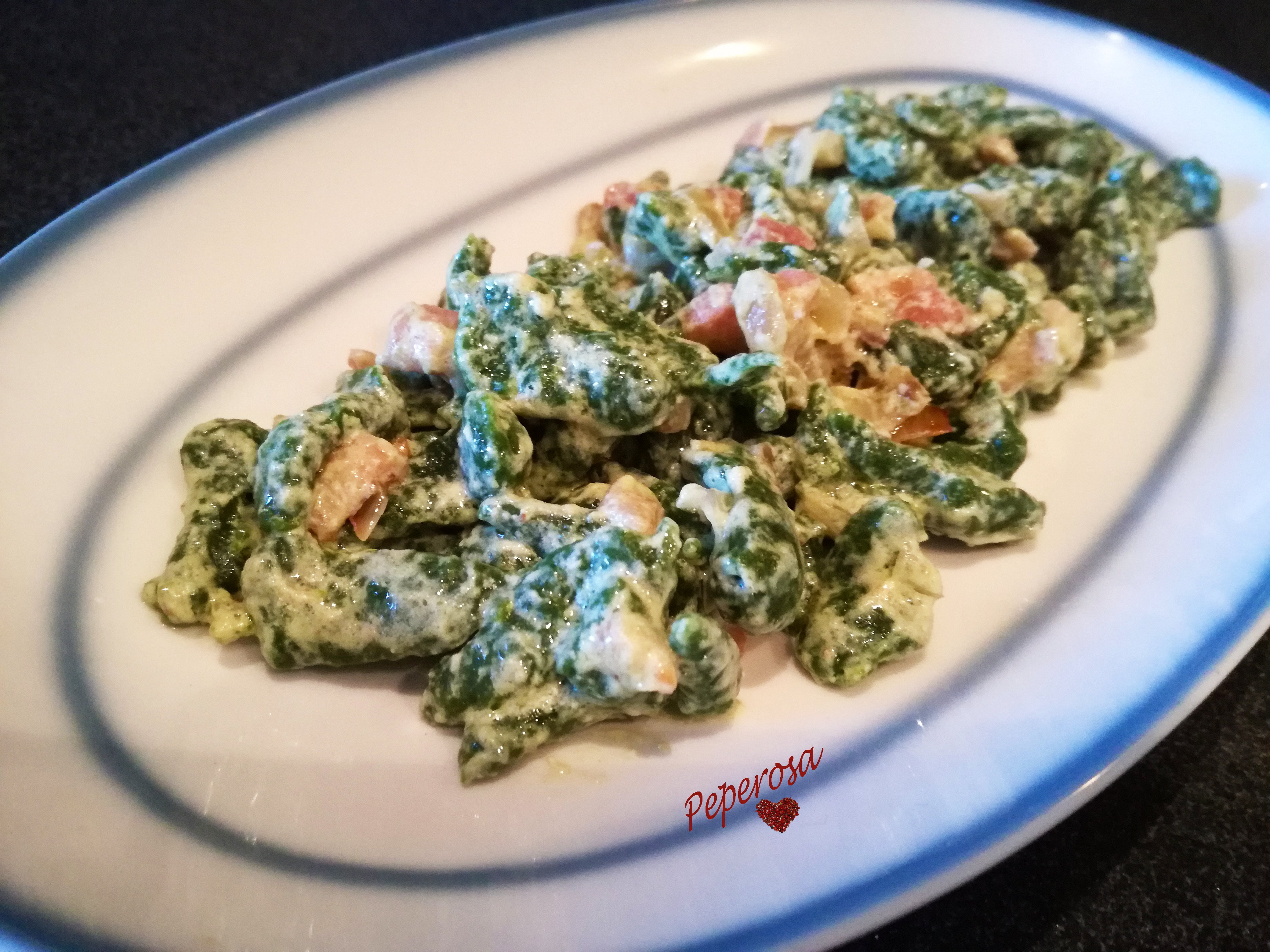 Spatzle trentini con panna e pancetta