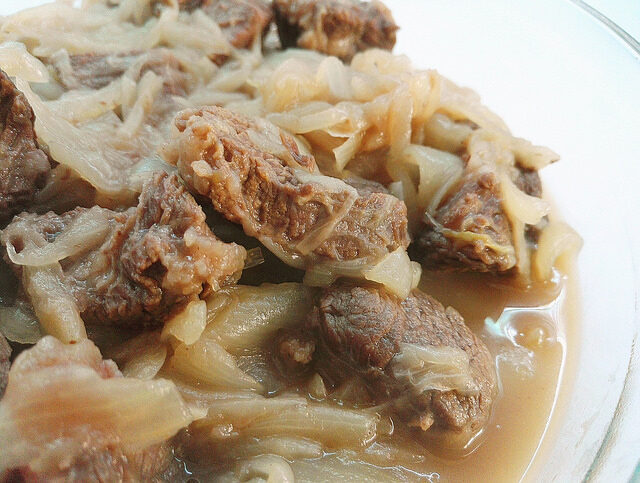 Spezzatino alle cipolle