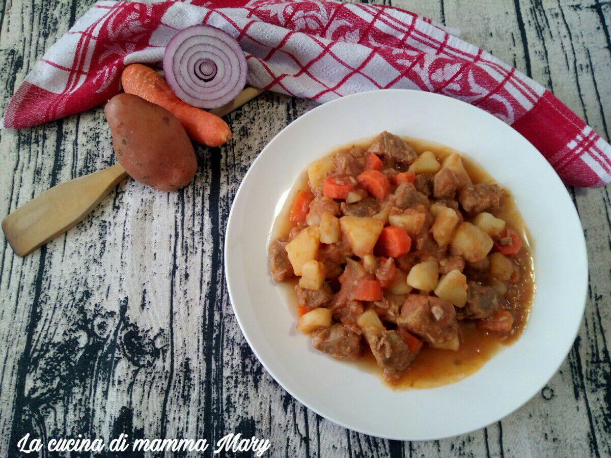 Spezzatino con patate in umido