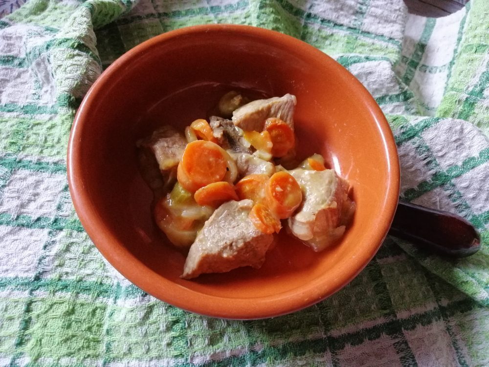 Spezzatino di lonza di maiale in bianco