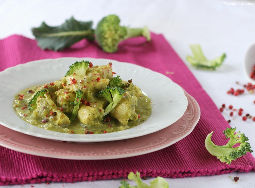 Spezzatino di pollo ai broccoli curry e pepe rosa