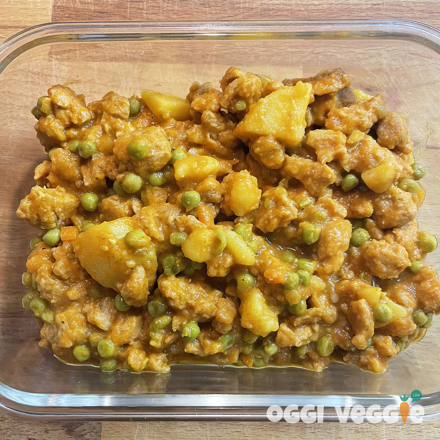 Spezzatino di soia con patate e piselli