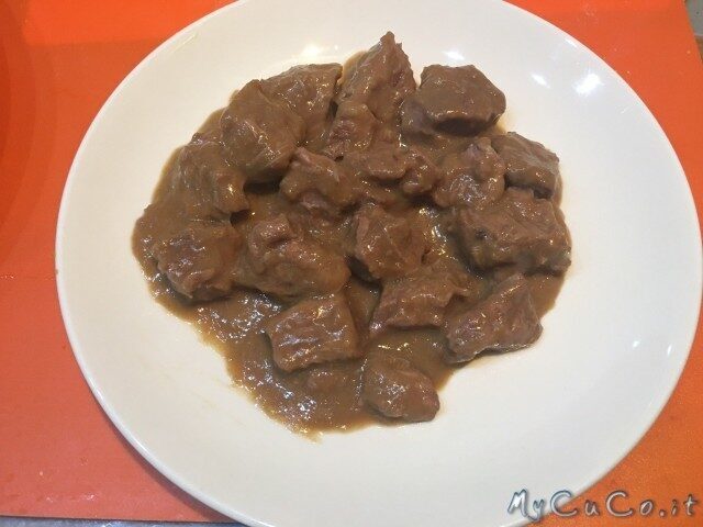 Spezzatino di vitellone, ricetta classica