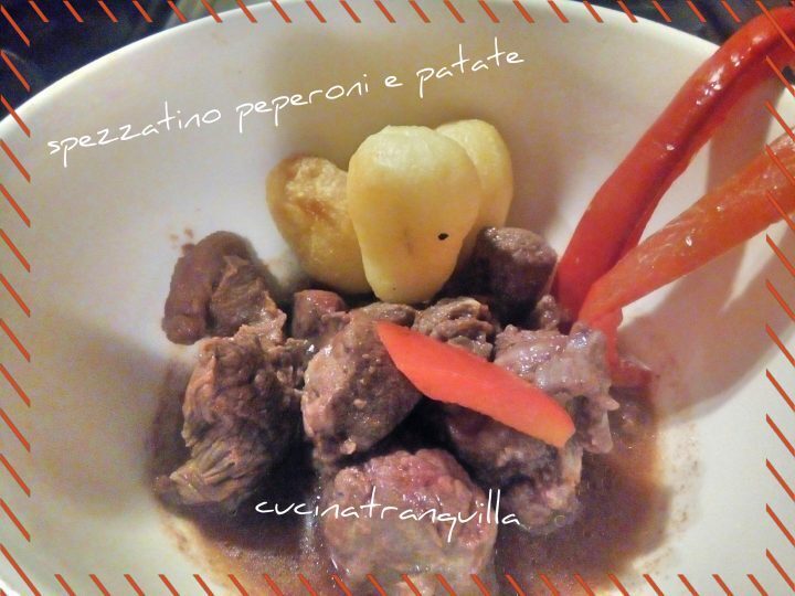 Spezzatino peperoni e patate (per forno a microonde)