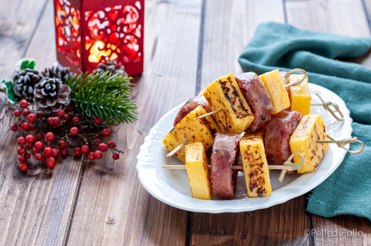 Spiedini con cotechino e polenta
