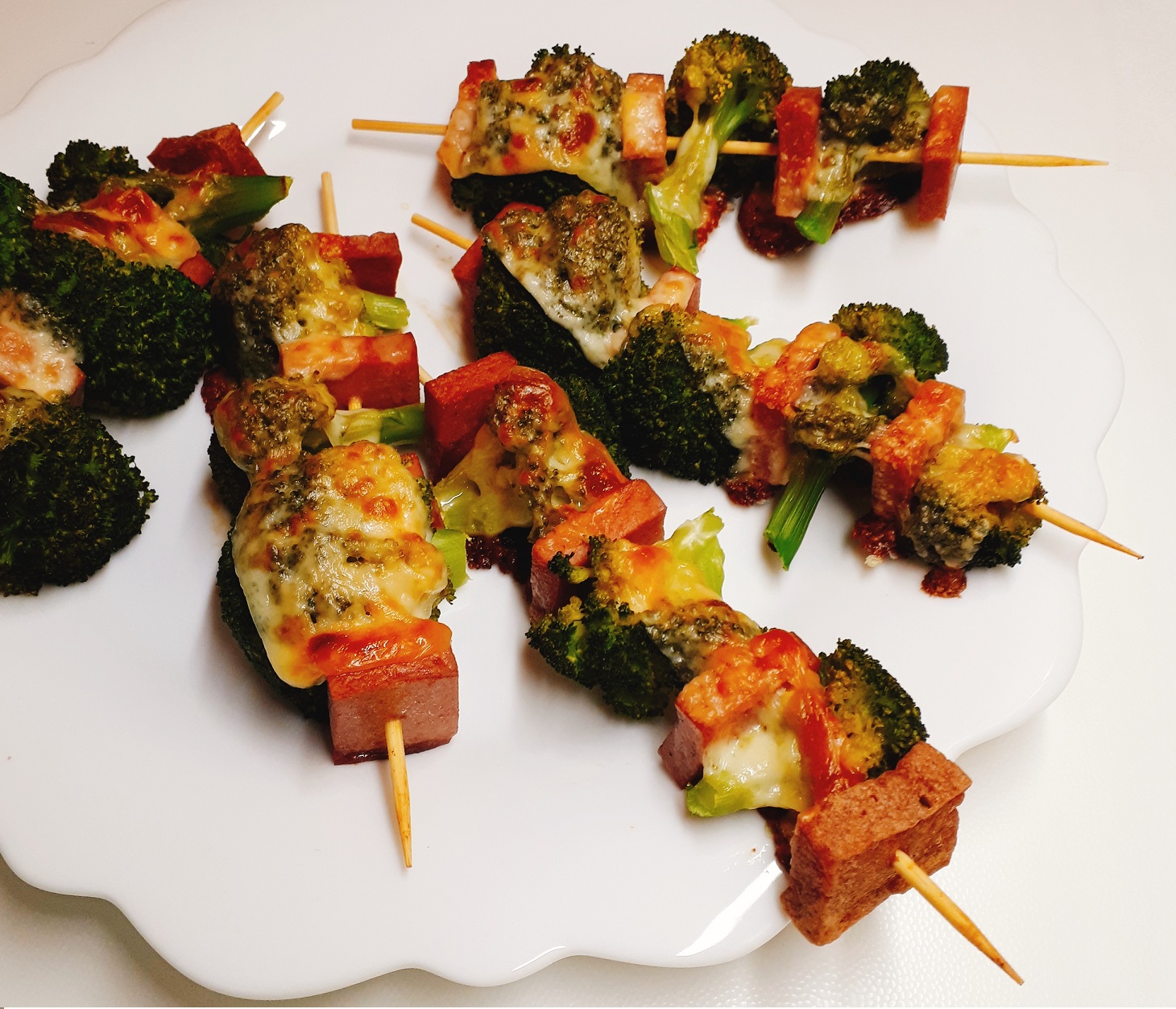 Spiedini di broccoli e mortadella