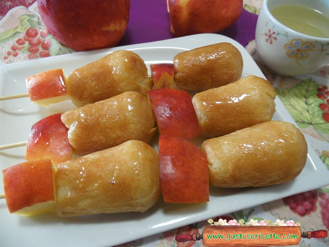 Spiedini di frutta e babà di luca montersino