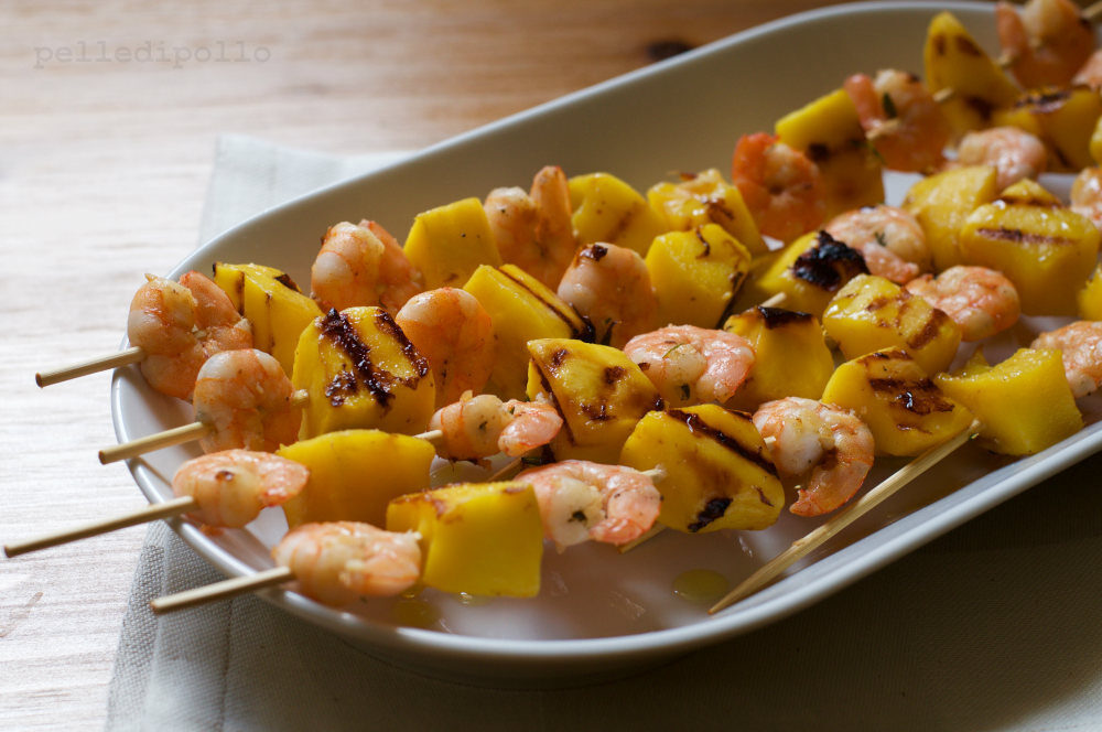 Spiedini di gamberi e mango
