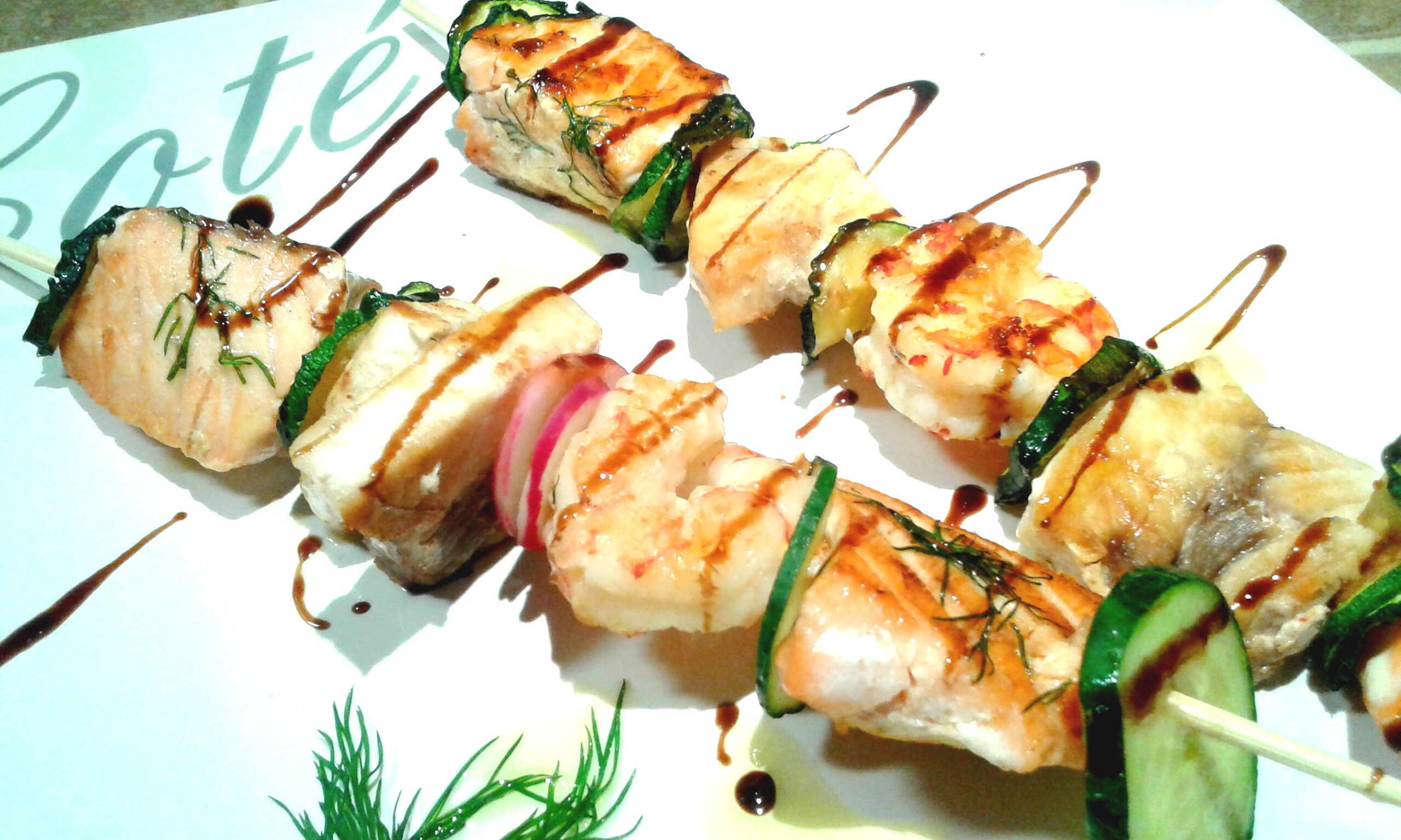 Spiedini di pesce alla griglia