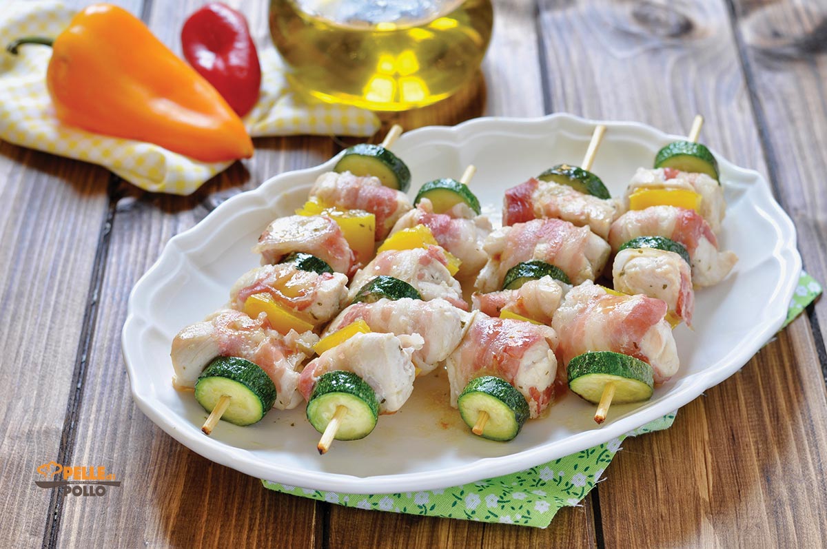 Spiedini di pollo con verdure e pancetta