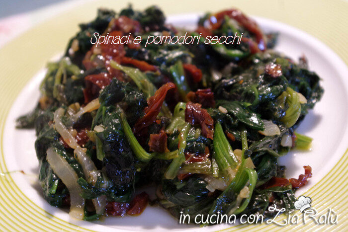 Spinaci e pomodori secchi spadellati