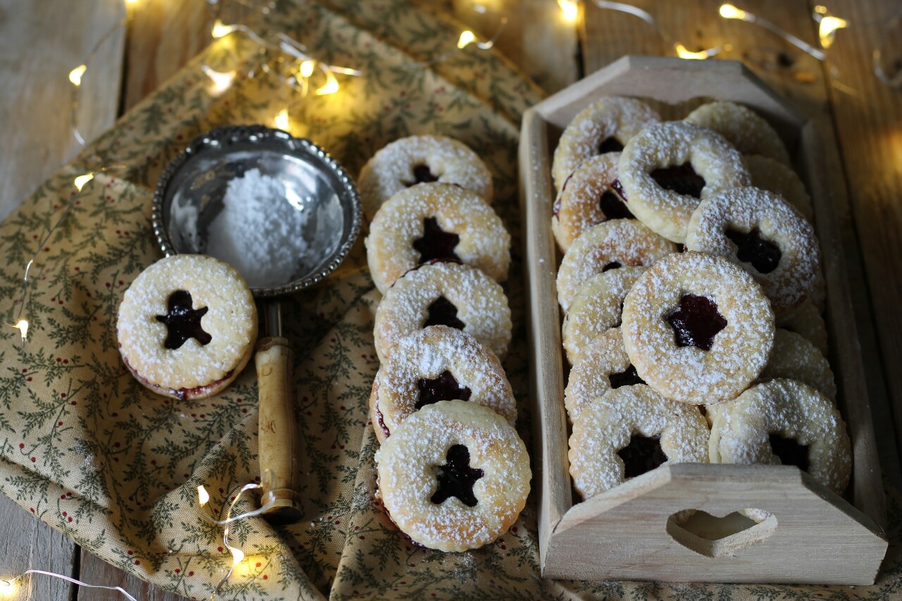 Spitzbuben, biscotti con marmellata tipici dell’alto adige