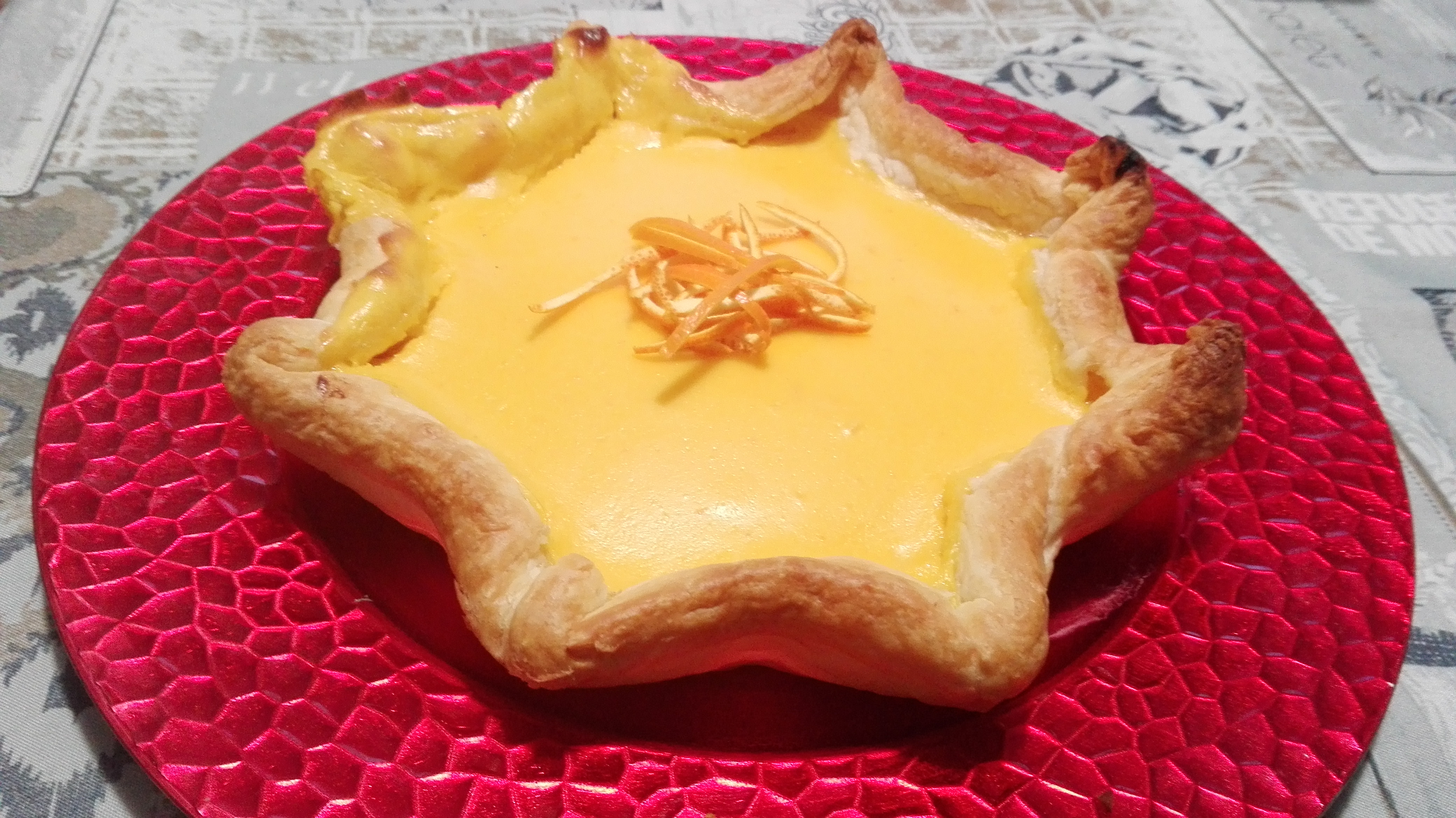 Stella di pasta sfoglia con crema pasticcera all’arancia