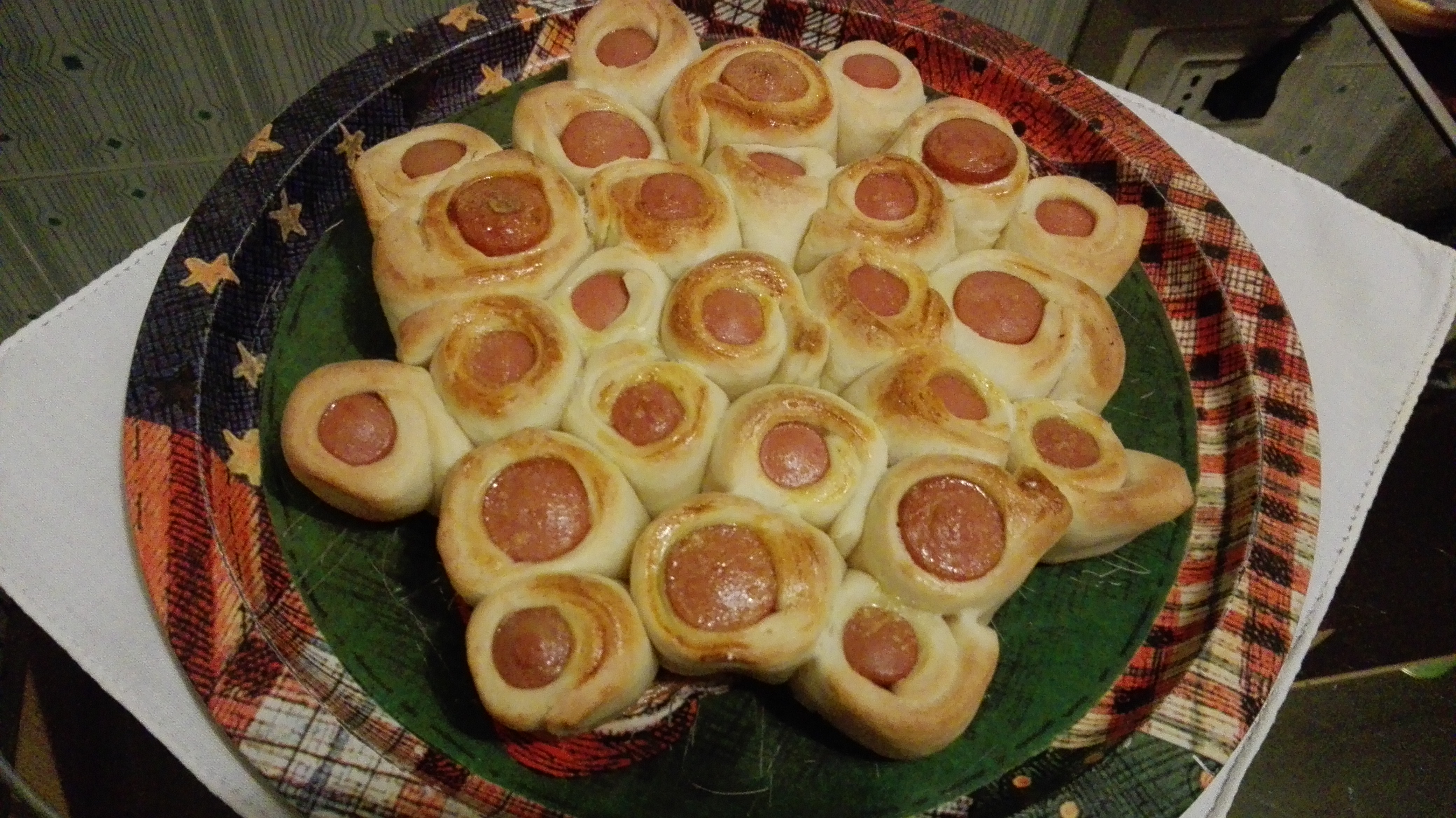 Stella di rotolini con wurstel