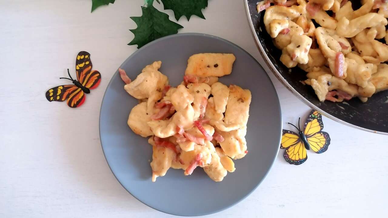 Straccetti cremosi di pollo allo speck, tenerissimi