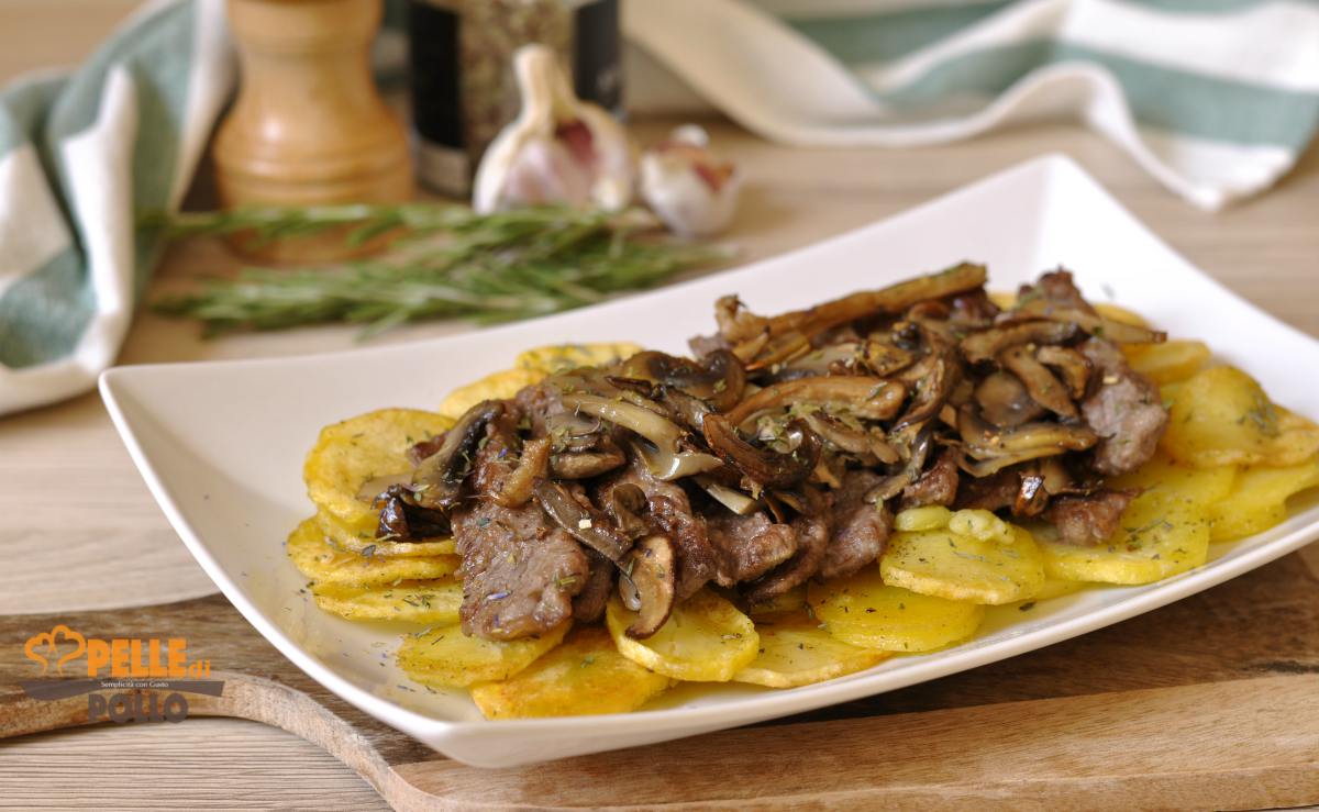 Straccetti di manzo con funghi e patate