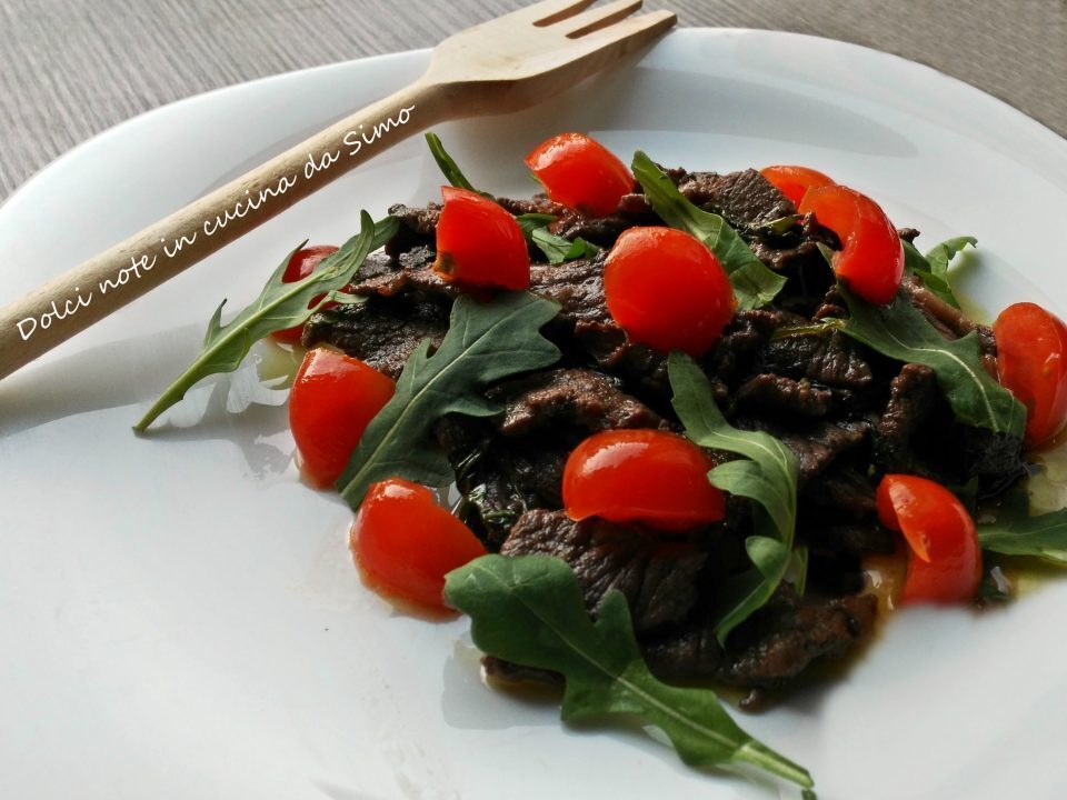 Straccetti di manzo con rucola