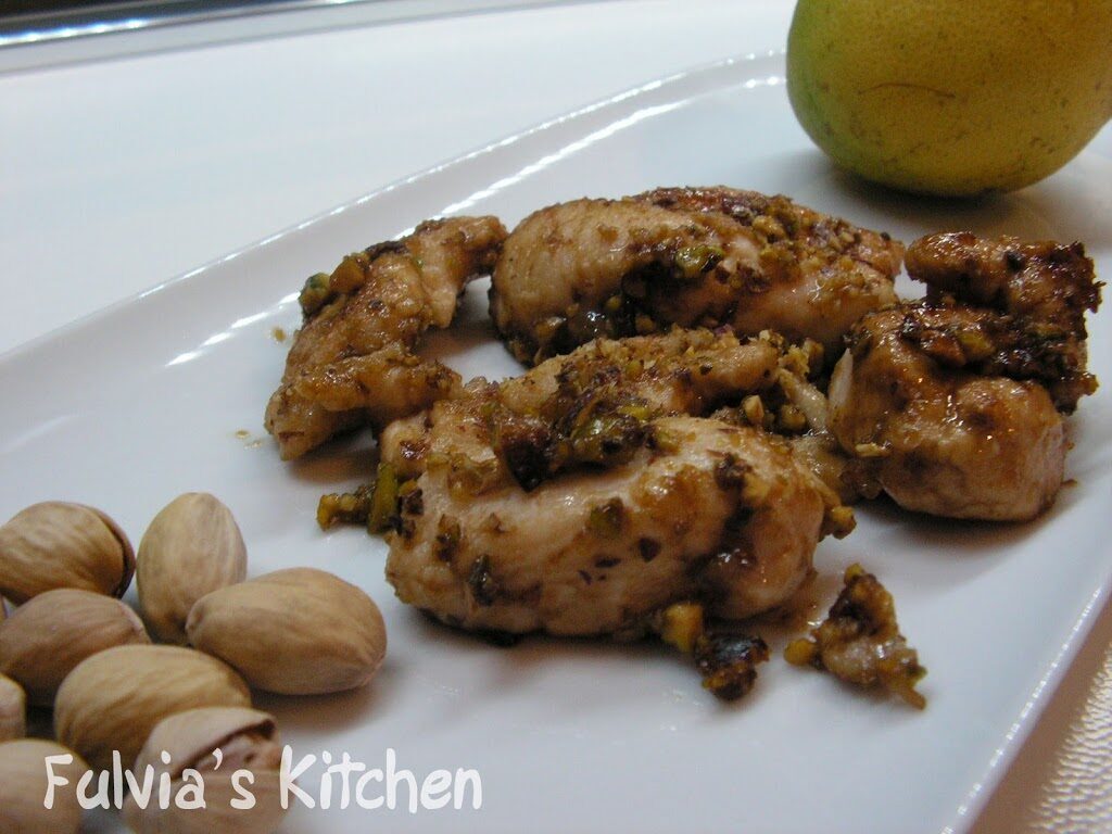 Straccetti di pollo ai pistacchi