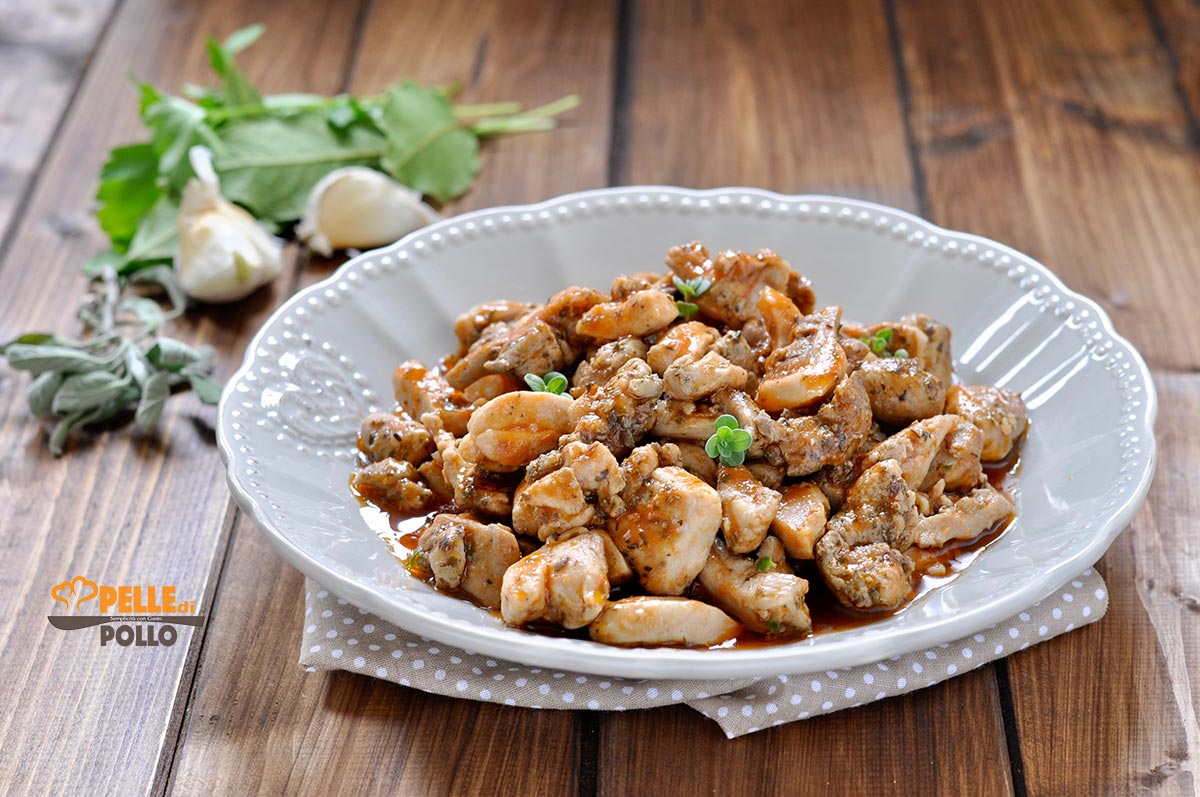 Straccetti di pollo alle erbe e pomodoro