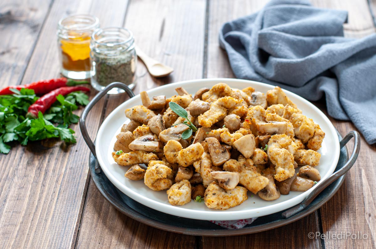 Straccetti di pollo con funghi in friggitrice ad aria