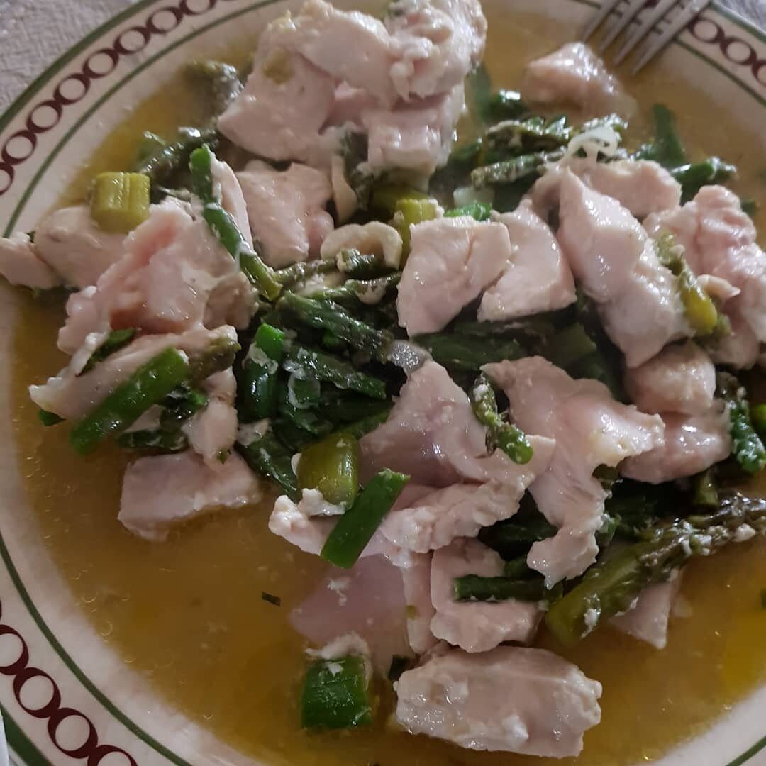 Straccetti di pollo e asparagi in vasocottura