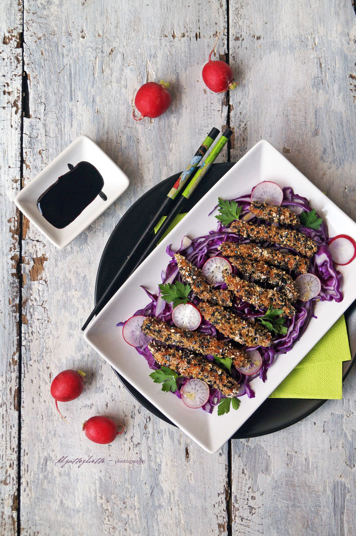 Straccetti di pollo light (al forno) con salsa di soia e sesamo nero