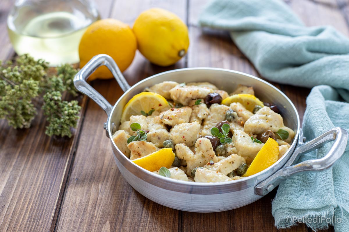 Straccetti di tacchino al limone, olive e capperi