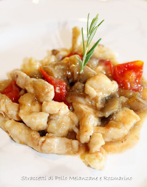 Straccetti pollo melanzane e rosmarino