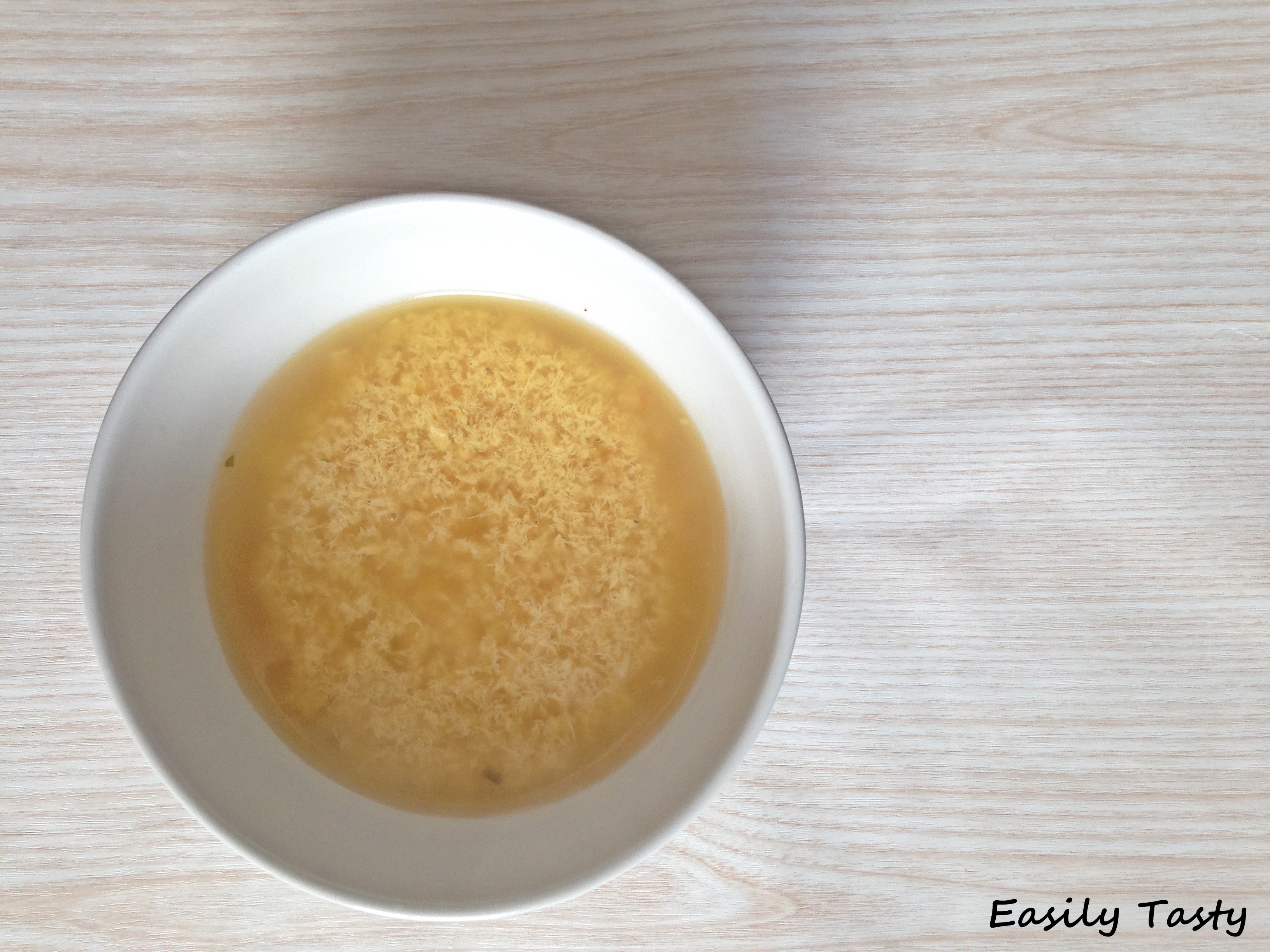 Stracciatella in brodo