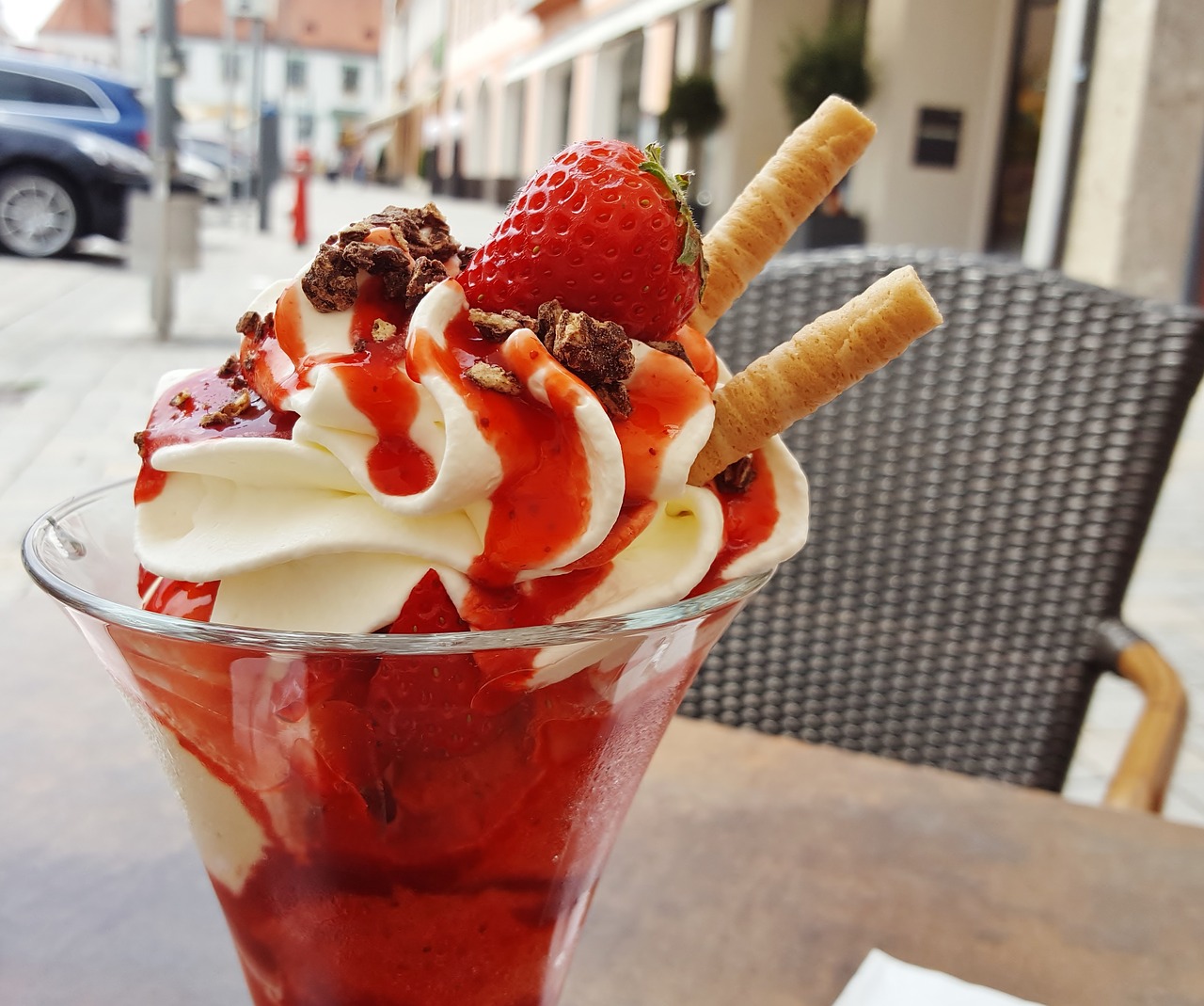 Strawberry sundae | gelato fragole e vaniglia