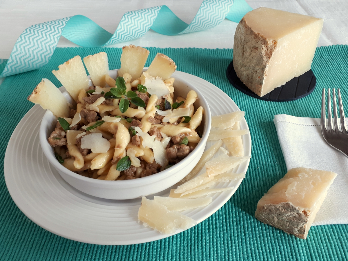 Strozzapreti al ragu’ d’anatra e cacio caterina